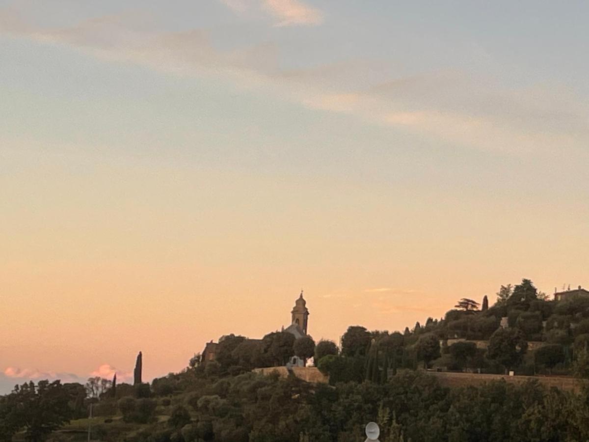 Apartamento Il Tramonto Montalcino Exterior foto